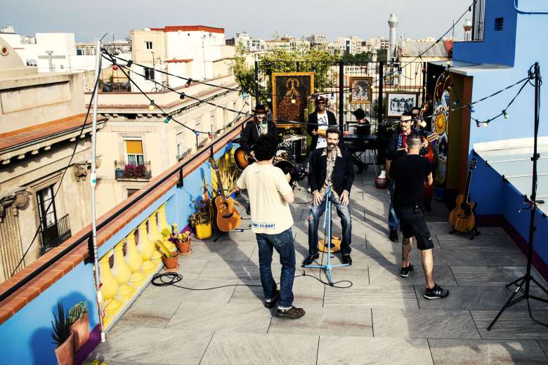 BIKINI MEDIA PRODUCED LAST JARABE DE PALO VIDEOCLIP "ESO QUE TÚ ME DAS"